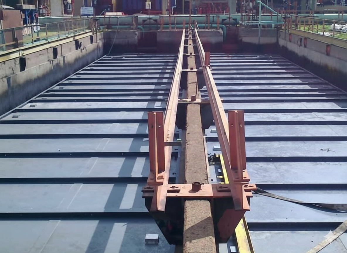 Self-supporting API cover for tanks